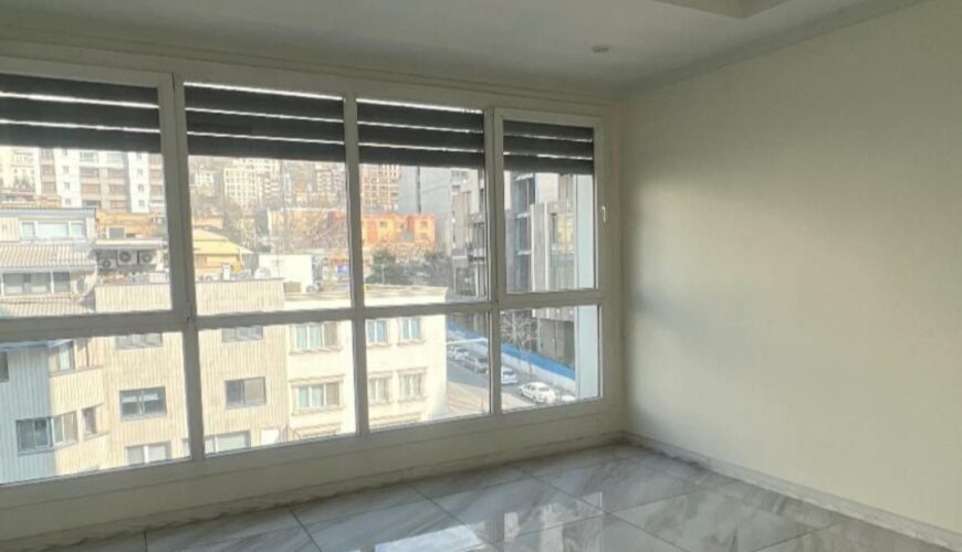۸۵ متری در زعفرانیه واقع در برج ،ویوی ابدی و تراس